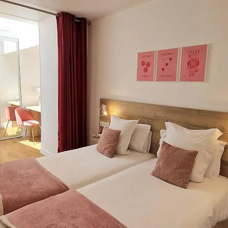 De La Fontaine Hotell 3*