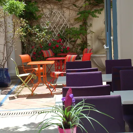 De La Fontaine Hotell 3*