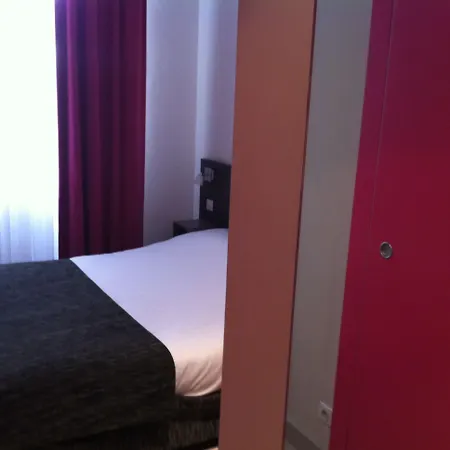 De La Fontaine Hotell 3*