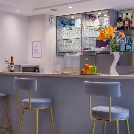 De La Fontaine Hotell 3*