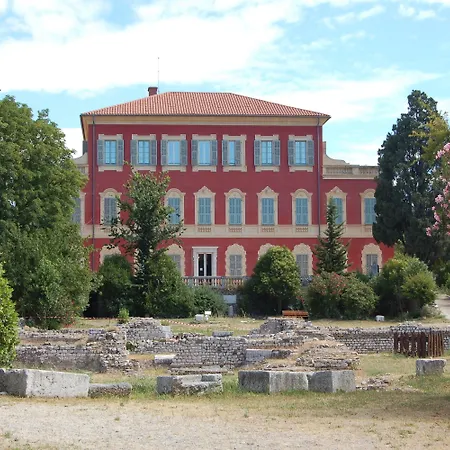 Hotell De La Fontaine 3*