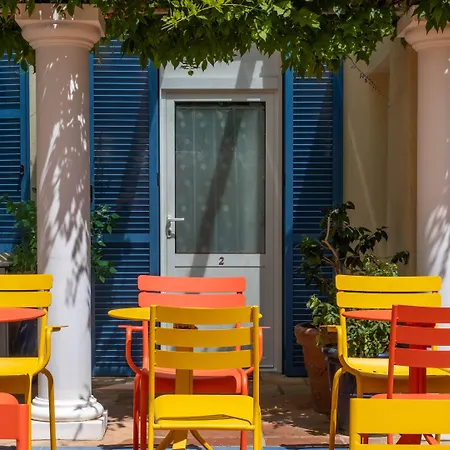 De La Fontaine Hotell