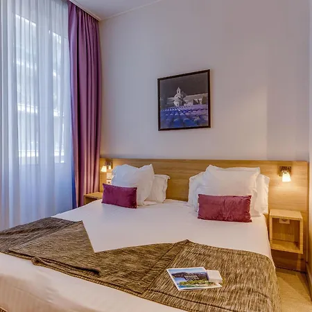 De La Fontaine Hotel Niza
