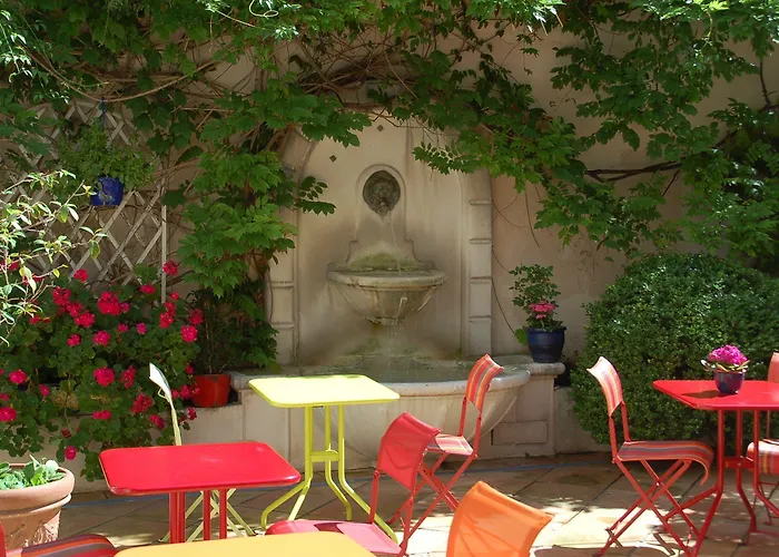 De La Fontaine Hotel