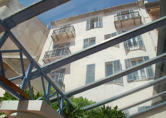 De La Fontaine 3* Nice