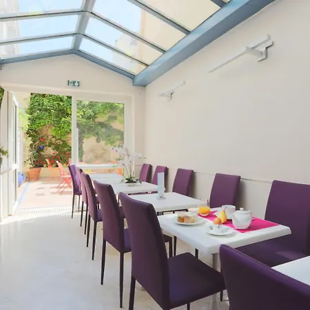 Szálloda De La Fontaine 3*