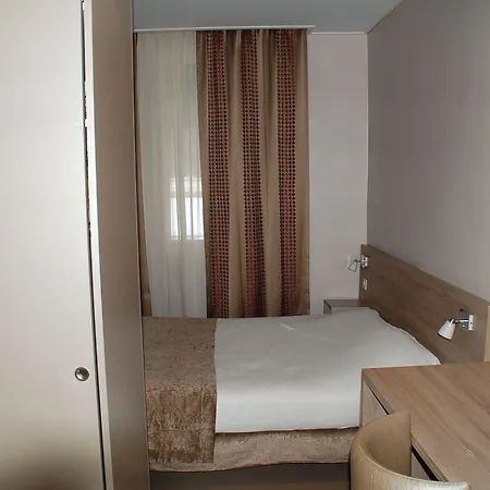 De La Fontaine Hotel 3*