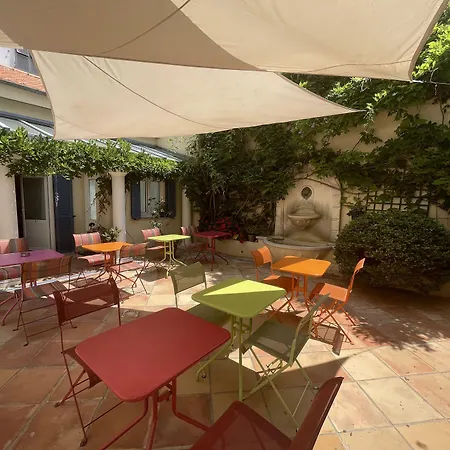 Szálloda De La Fontaine