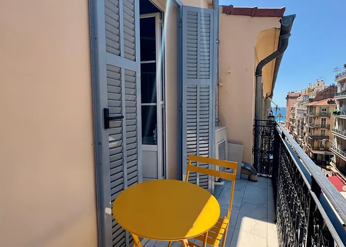 Ξενοδοχείο De La Fontaine 3*